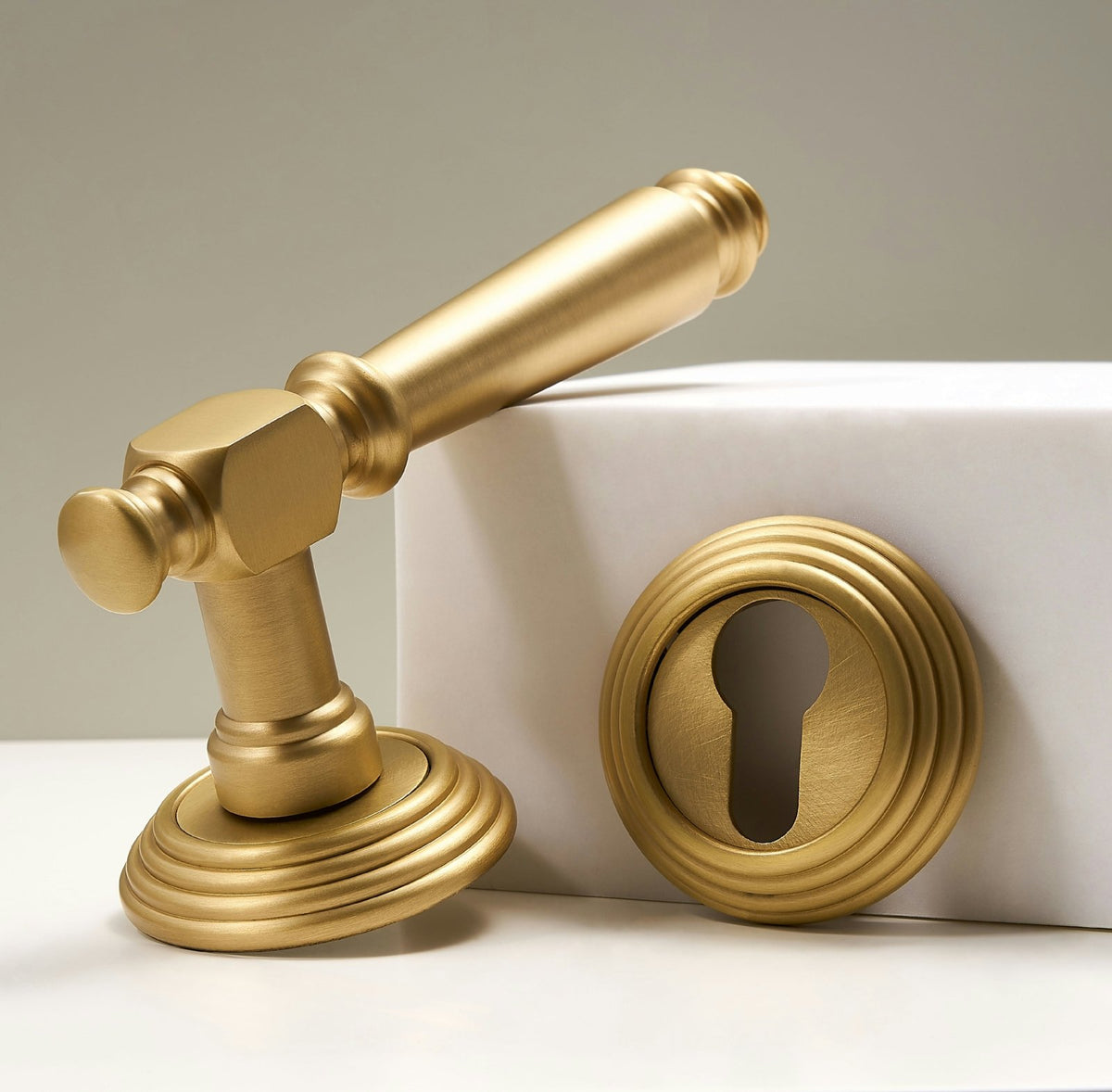 Brooks Solid Brass Door Lever | Gold - Passio Interiors
