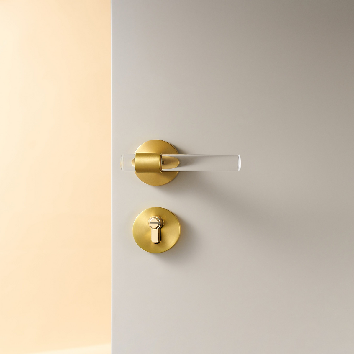 Mando Solid Brass &amp; Acrylic Door Lever | Gold