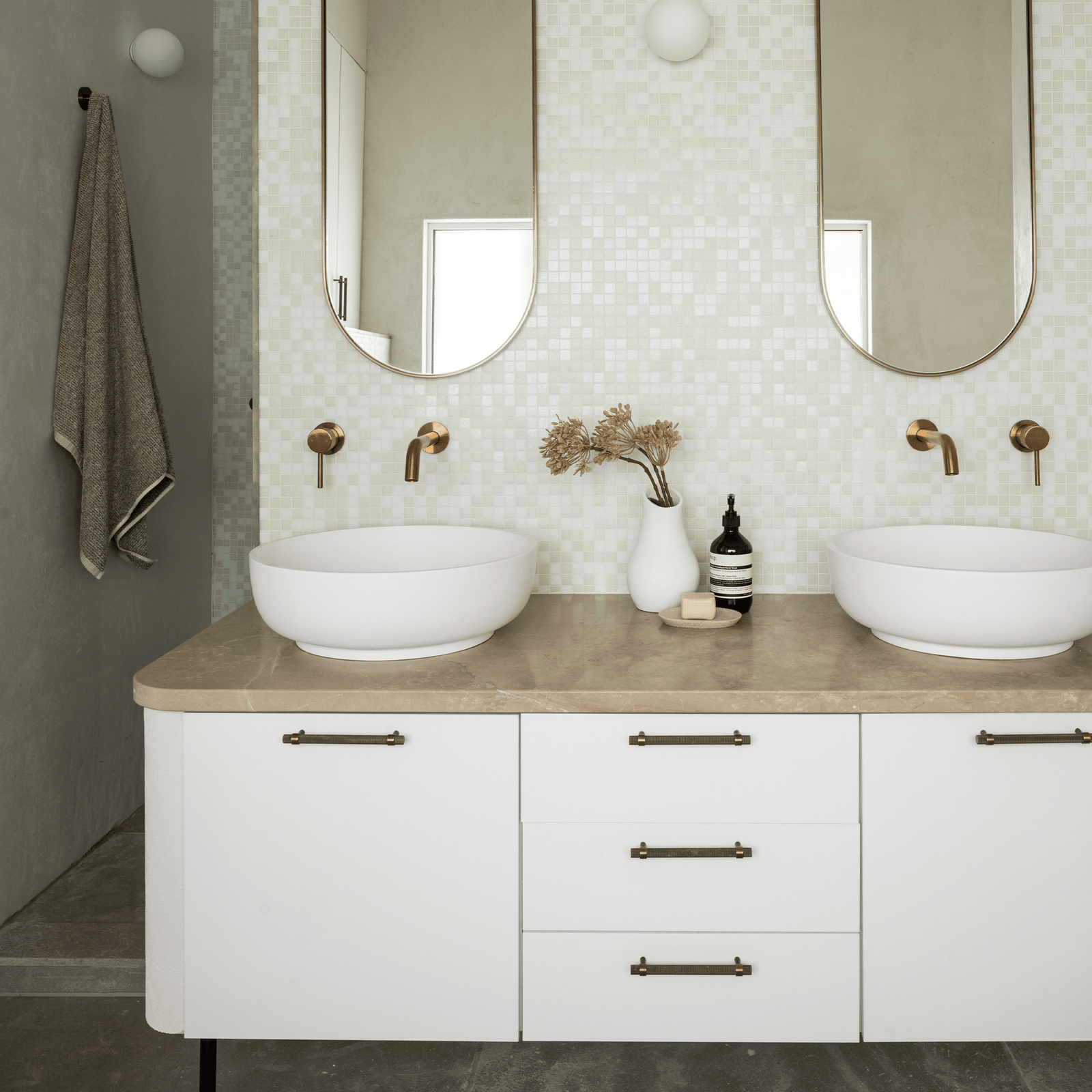 Bronze Fixtures: A Non-Negotiable in Today's Designs - Passio Interiors
