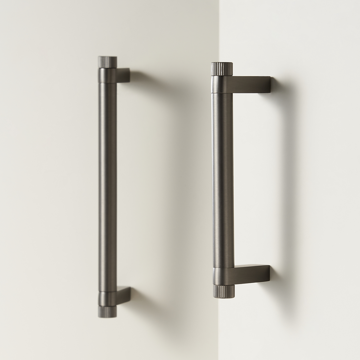 Linus Solid Brass Handle | Gunmetal