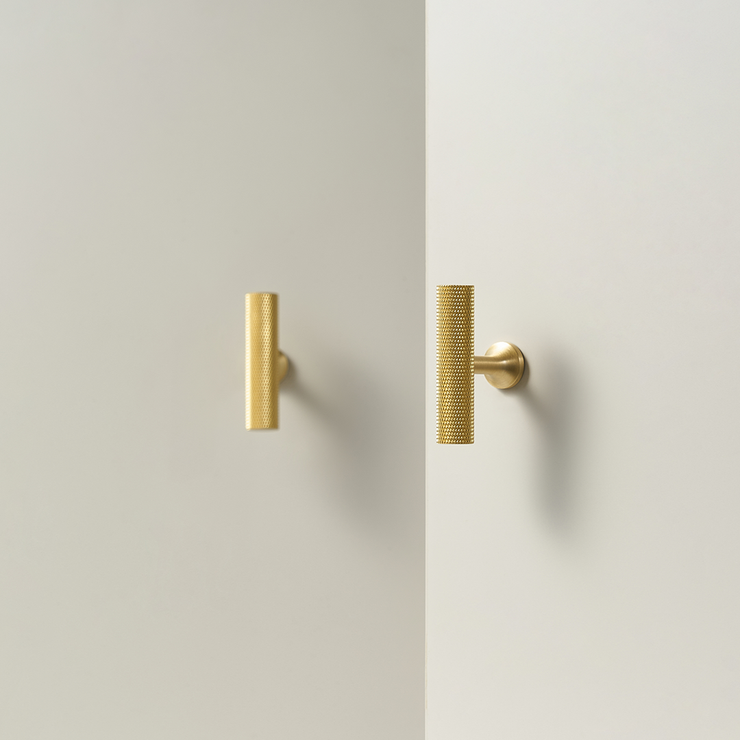 Freya Solid Brass Handle | Satin Brass (Knurled)