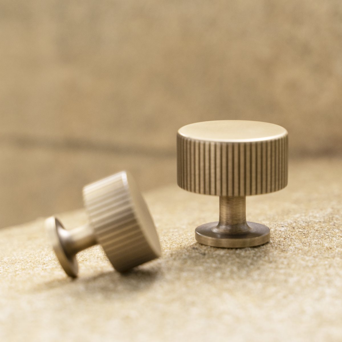 Freya Solid Brass Knob | Bronze