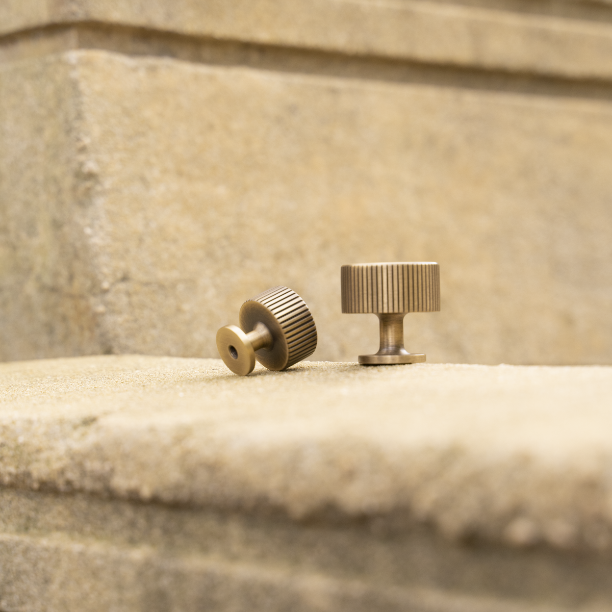 Freya Solid Brass Knob | Bronze