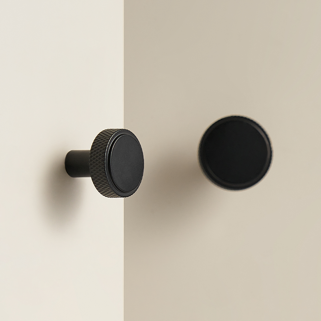 Hans Solid Brass Knob | Black