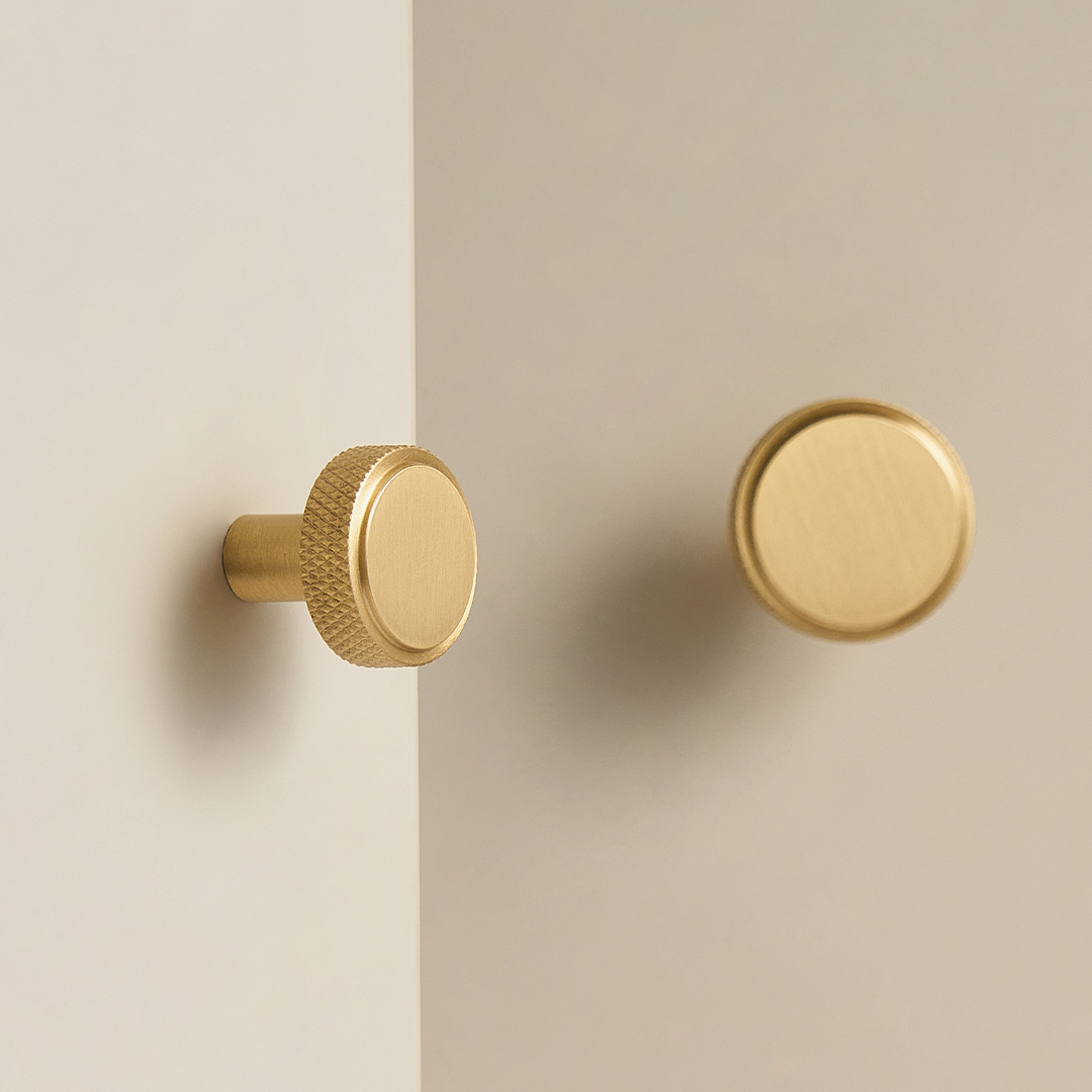 Hans Solid Brass Knob | Satin Brass