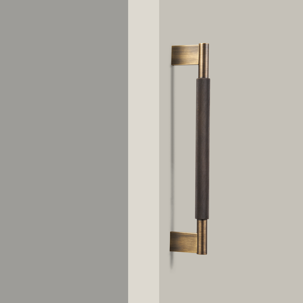 Pedro Single-Sided Solid Brass Door Pull | Bronze L - XL