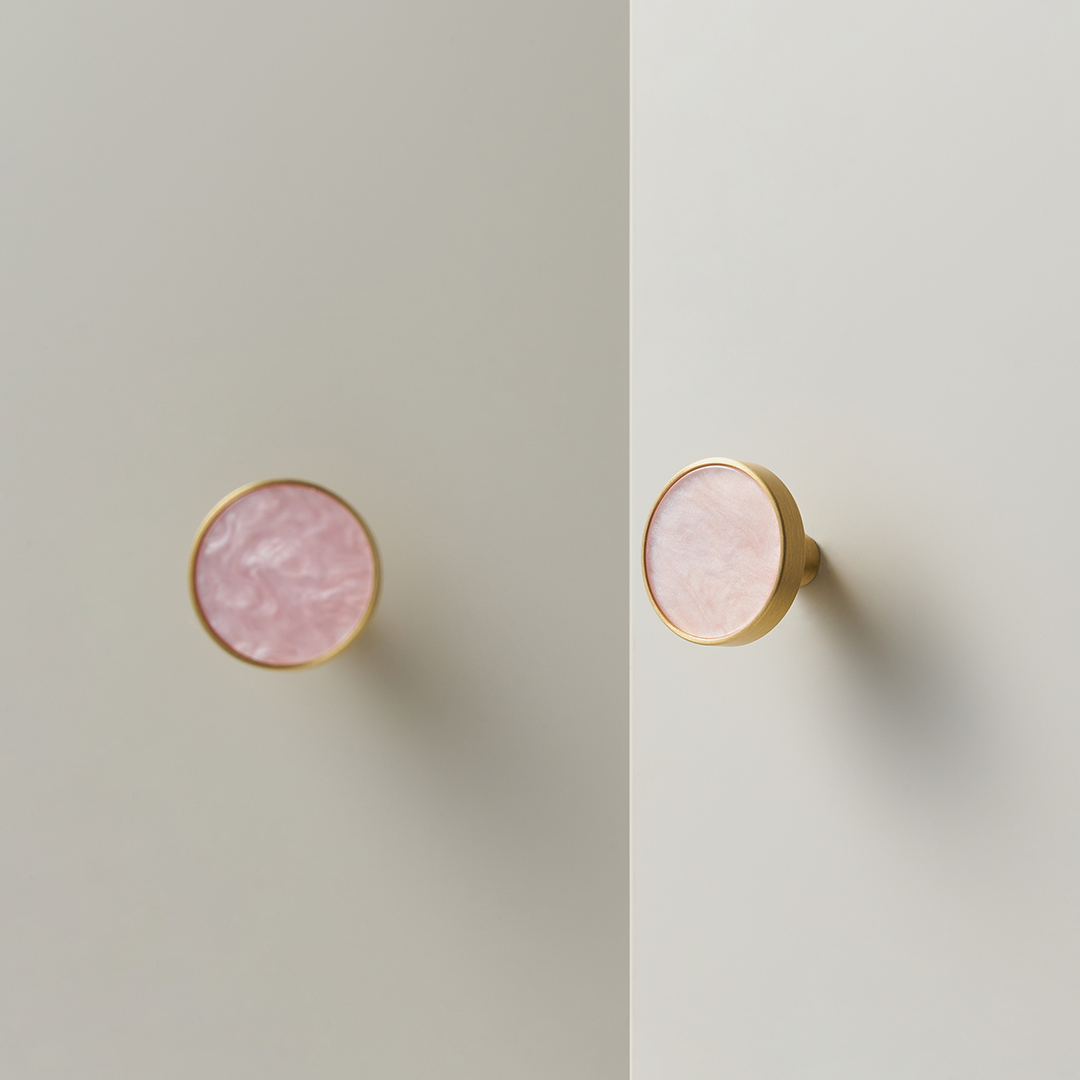 Prisma Solid Brass &amp; Acrylic Round Knob | Satin Brass &amp; Marbled Pink S - M