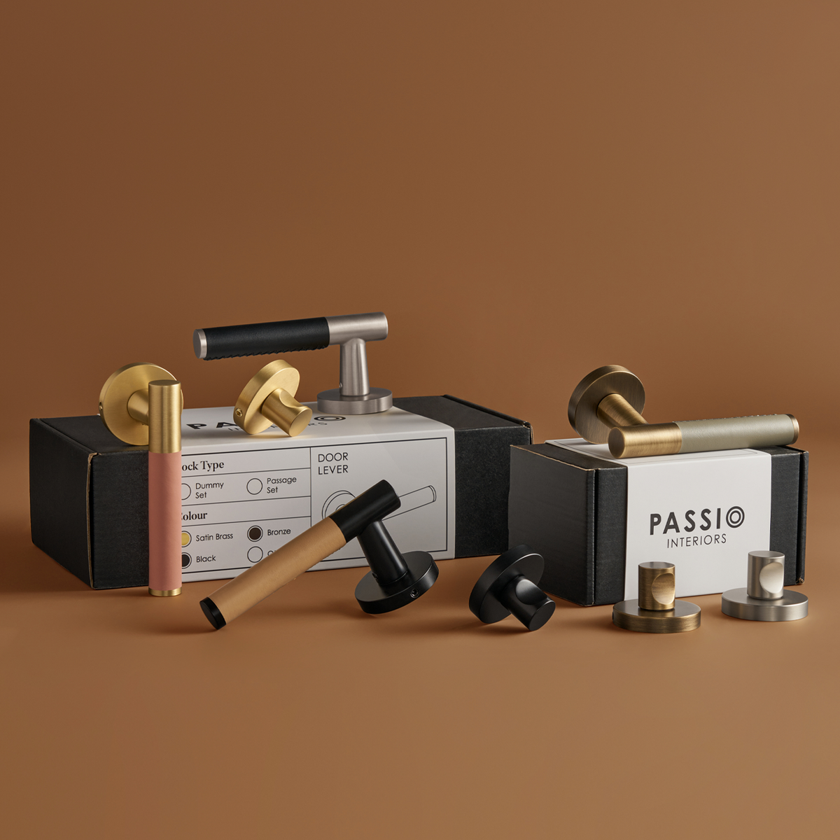 Santo Solid Brass Door Lever | Bronze &amp; Nero Black