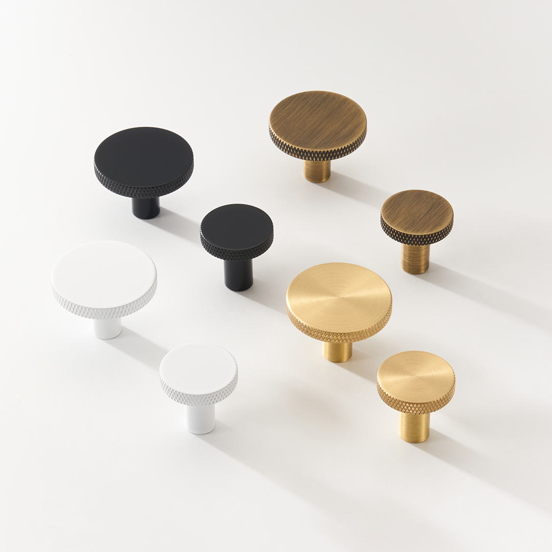 Soren Solid Brass Knob | Satin Brass S - M