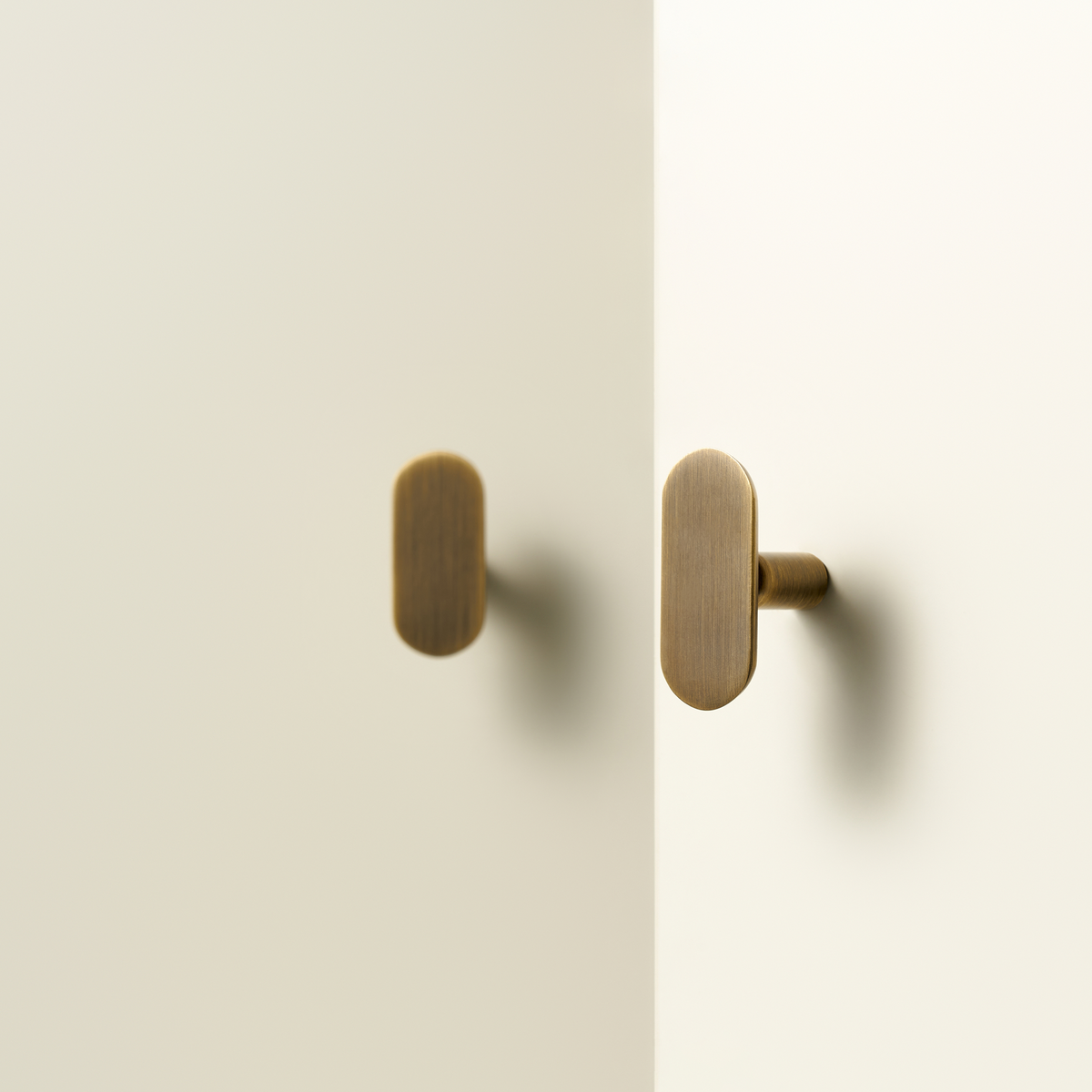 Vela Solid Brass Handle | Bronze