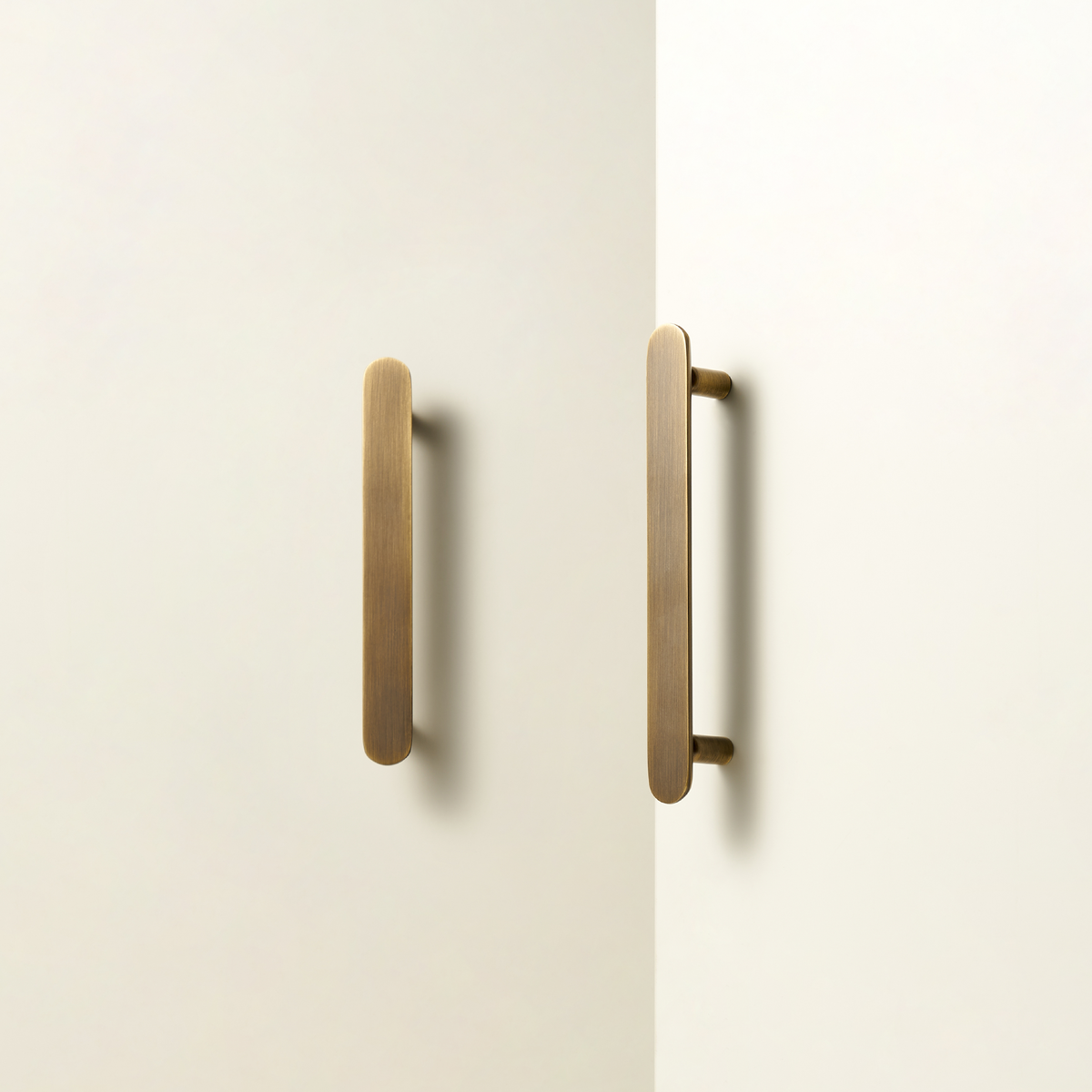 Vela Solid Brass Handle | Bronze