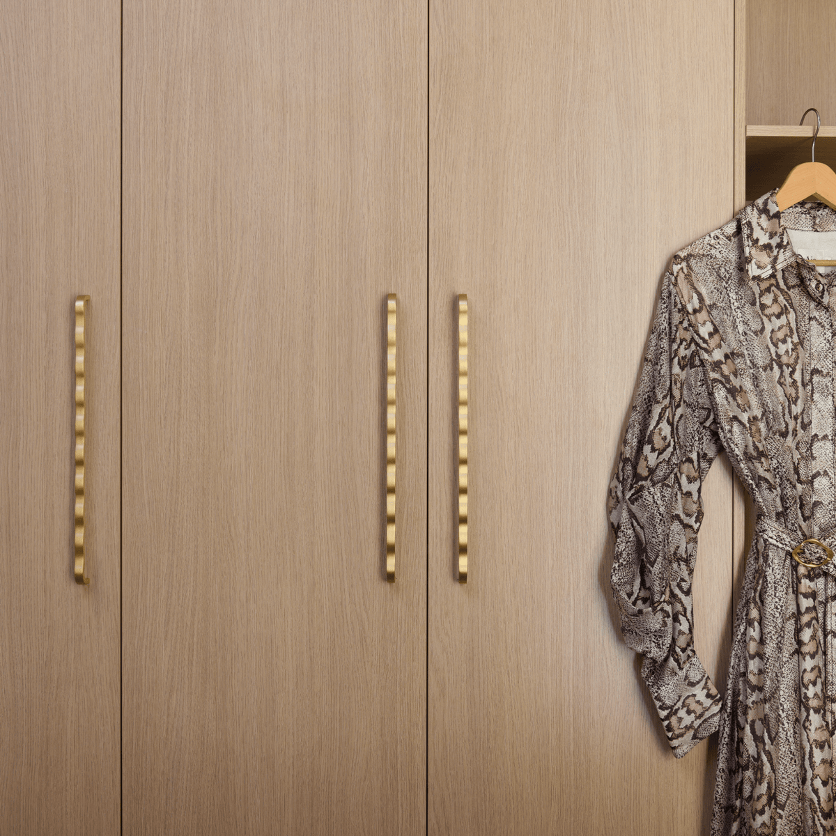 Wavey Solid Brass Handle | Satin Brass - Passio Interiors