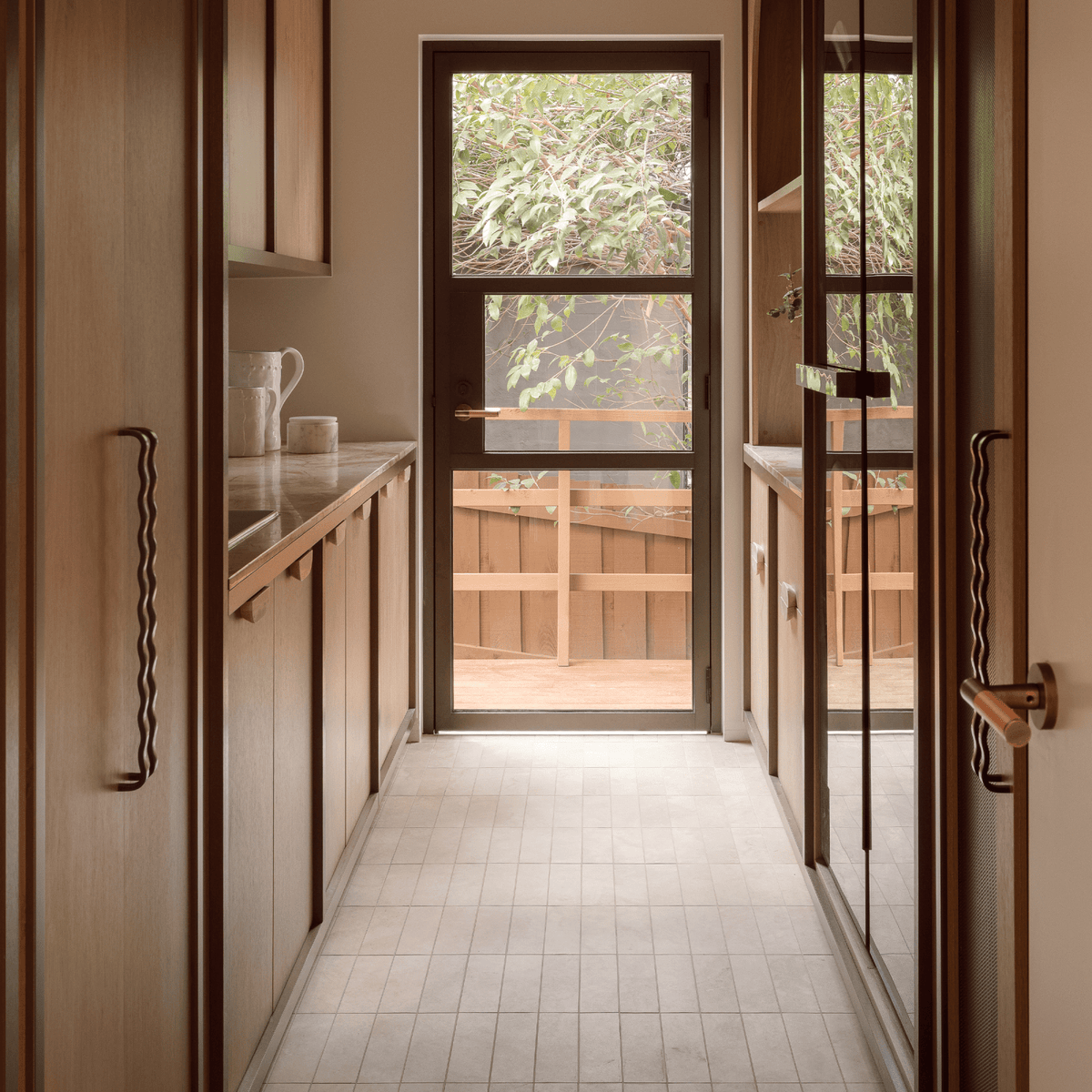 Wavey Solid Brass Handle | Bronze - Passio Interiors