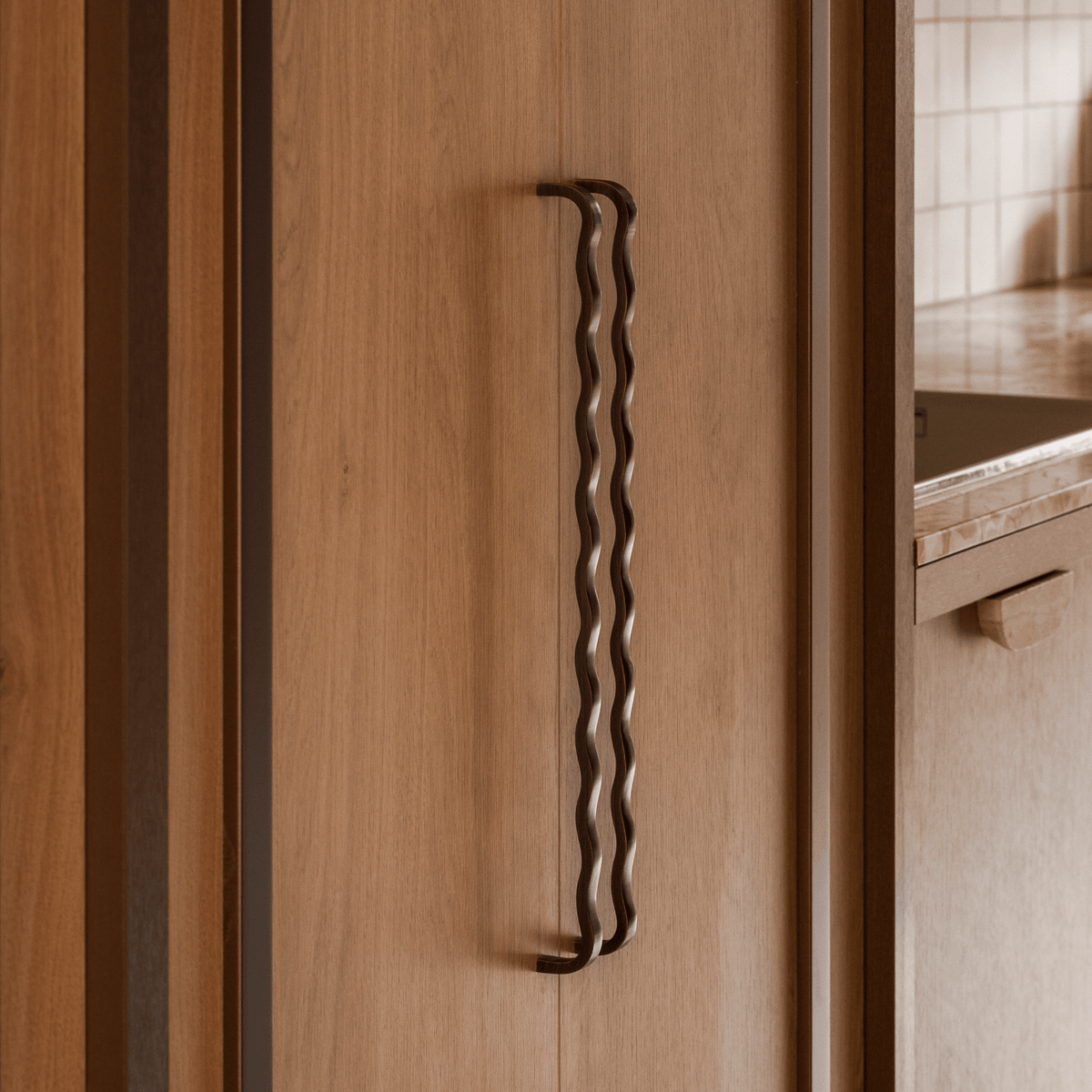 Wavey Solid Brass Handle | Bronze - Passio Interiors