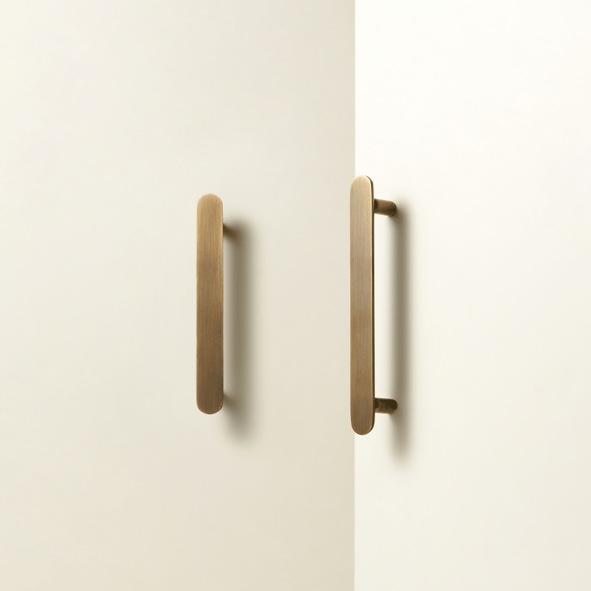 Vela Solid Brass Handle | Bronze - Passio Interiors