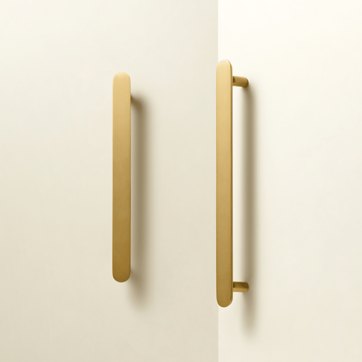 Vela Solid Brass Handle | Gold - Passio Interiors