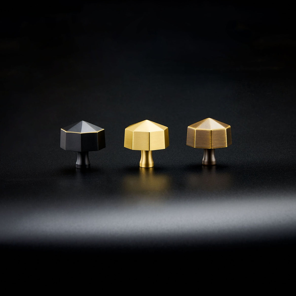 Ronald Solid Brass Knob | Gold S - M