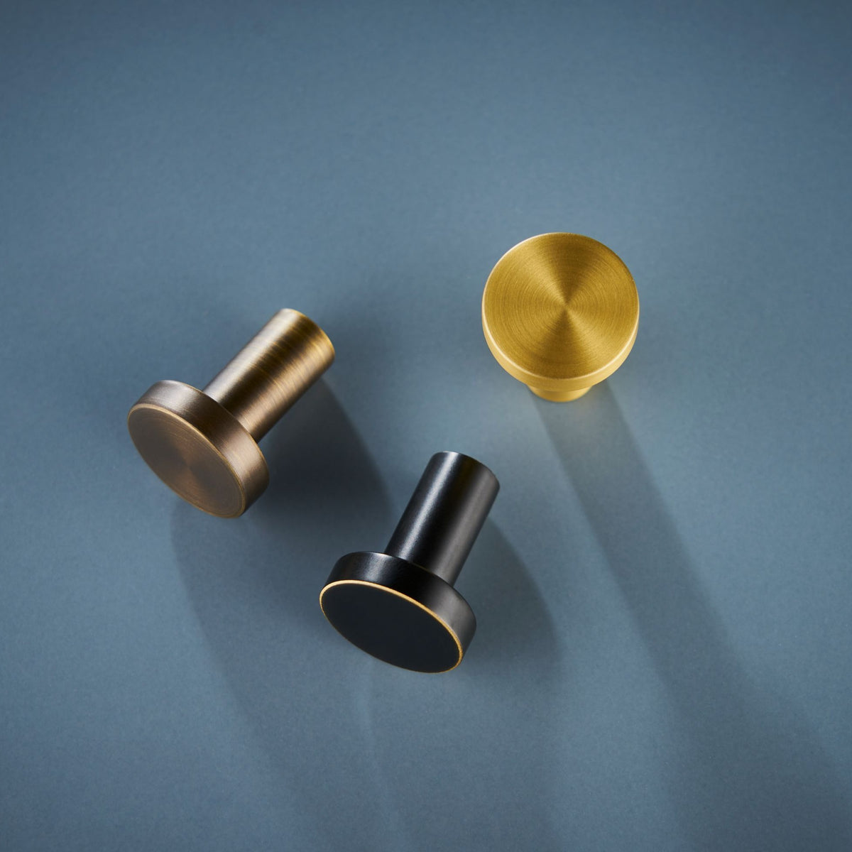 Devlin Solid Brass Knob | Gold S - M